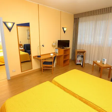 Hotel Express Aosta East 3*
