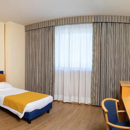 Express Aosta East Hotel 3*