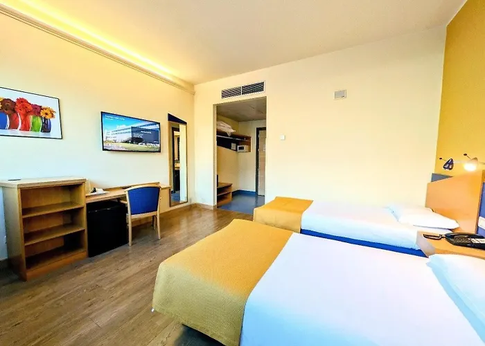 Hotel Express Aosta East 3*