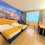 Отель Express Aosta East Поллен