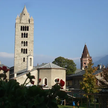 Express Aosta East فندق 3*
