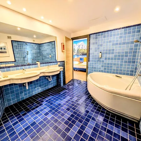 Express Aosta East Отель 3*