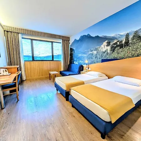 Отель Express Aosta East Поллен