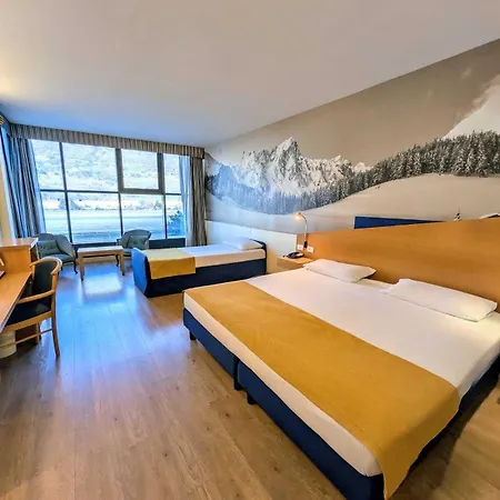 Отель Express Aosta East Поллен