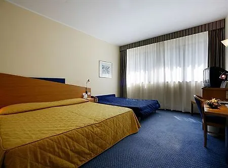 Hotel Express Aosta East 3*