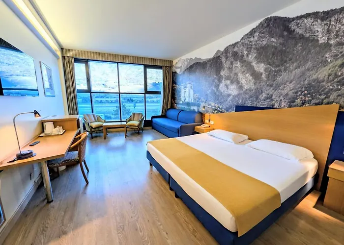 Express Aosta East מלון 3*