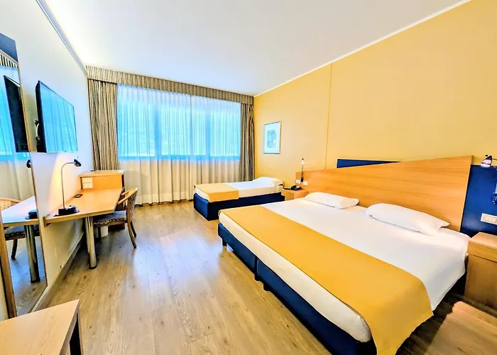 Hotel Express Aosta East 3*